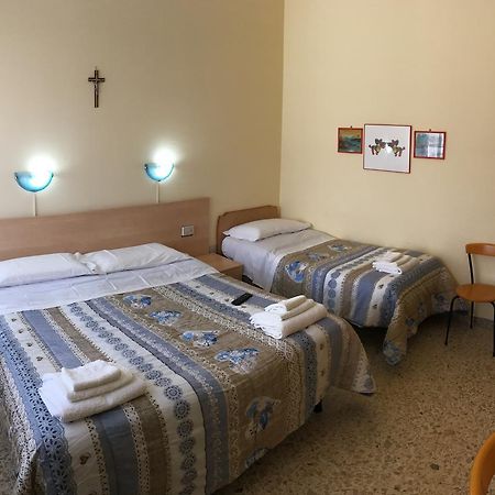 Hotel Casa Diomira 리도디캄파이오레 외부 사진