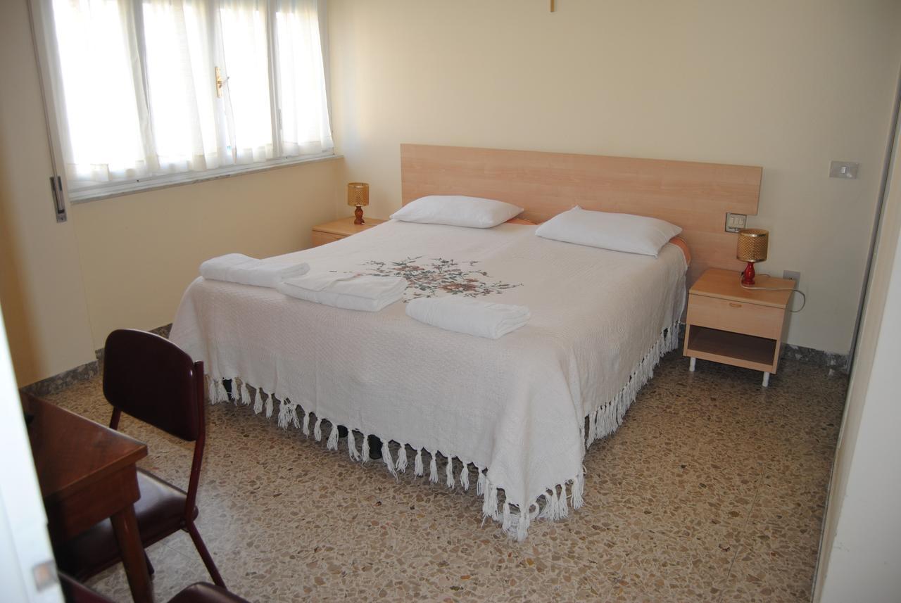 Hotel Casa Diomira 리도디캄파이오레 외부 사진
