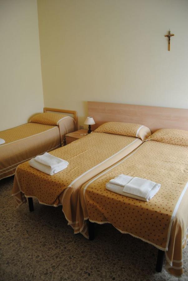 Hotel Casa Diomira 리도디캄파이오레 외부 사진