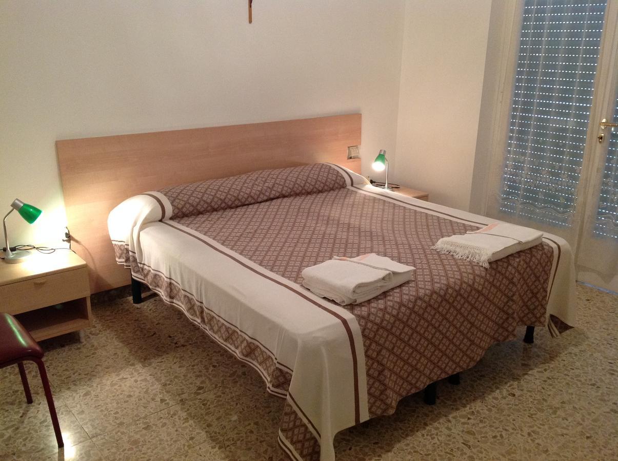 Hotel Casa Diomira 리도디캄파이오레 외부 사진