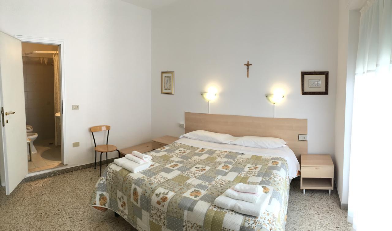 Hotel Casa Diomira 리도디캄파이오레 외부 사진