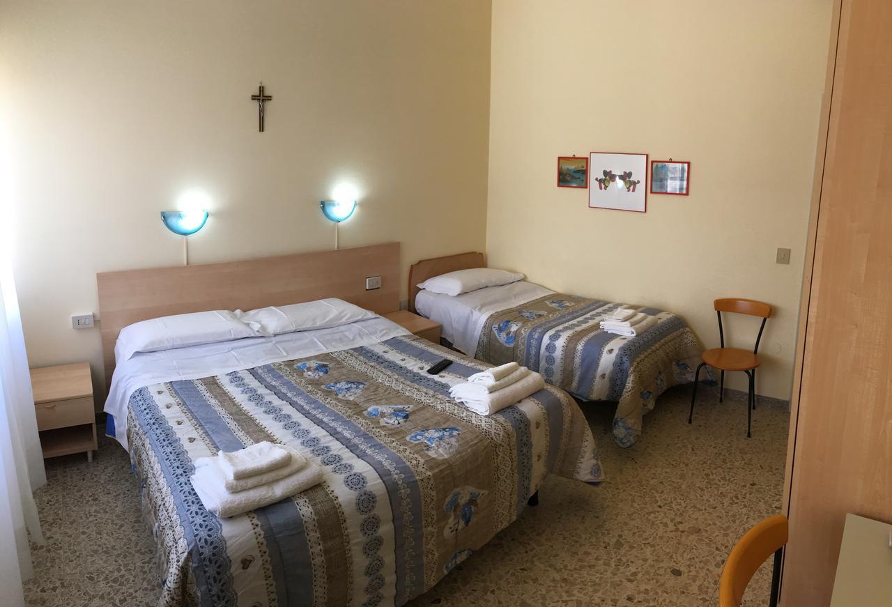Hotel Casa Diomira 리도디캄파이오레 외부 사진