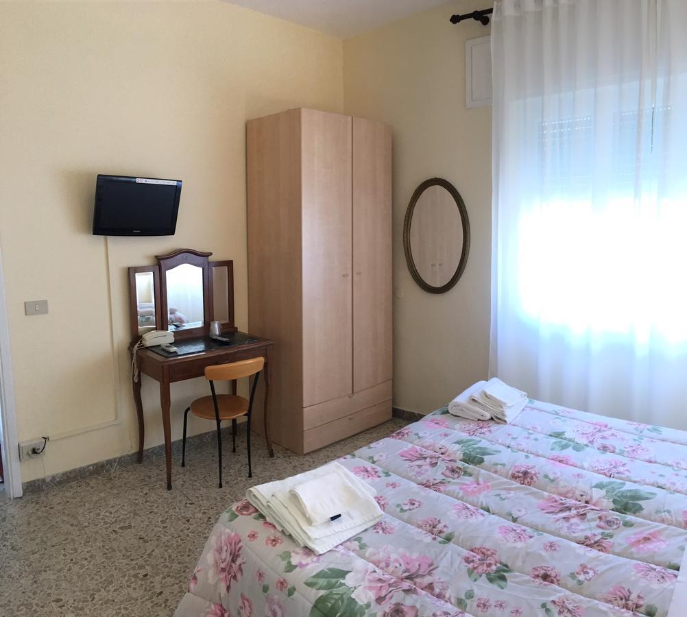 Hotel Casa Diomira 리도디캄파이오레 외부 사진