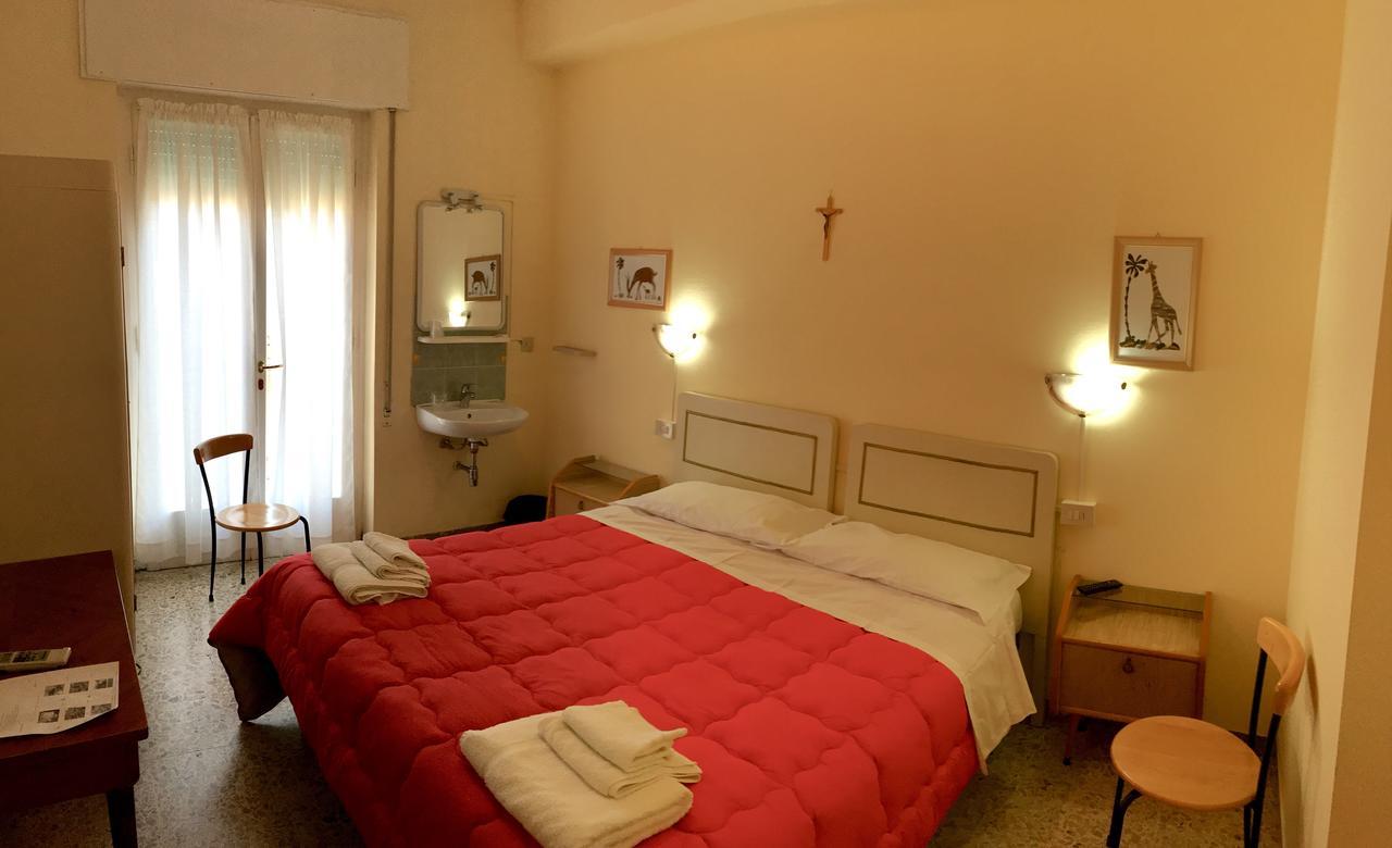 Hotel Casa Diomira 리도디캄파이오레 외부 사진