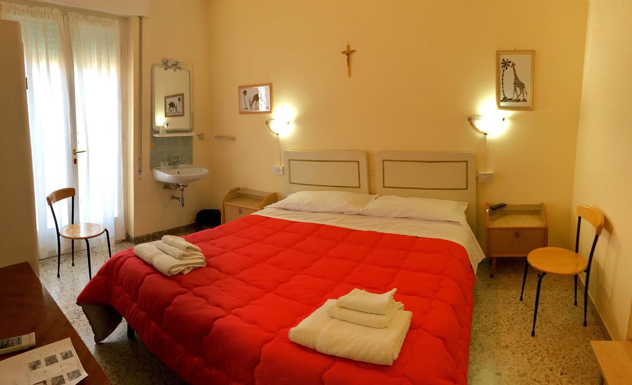 Hotel Casa Diomira 리도디캄파이오레 외부 사진