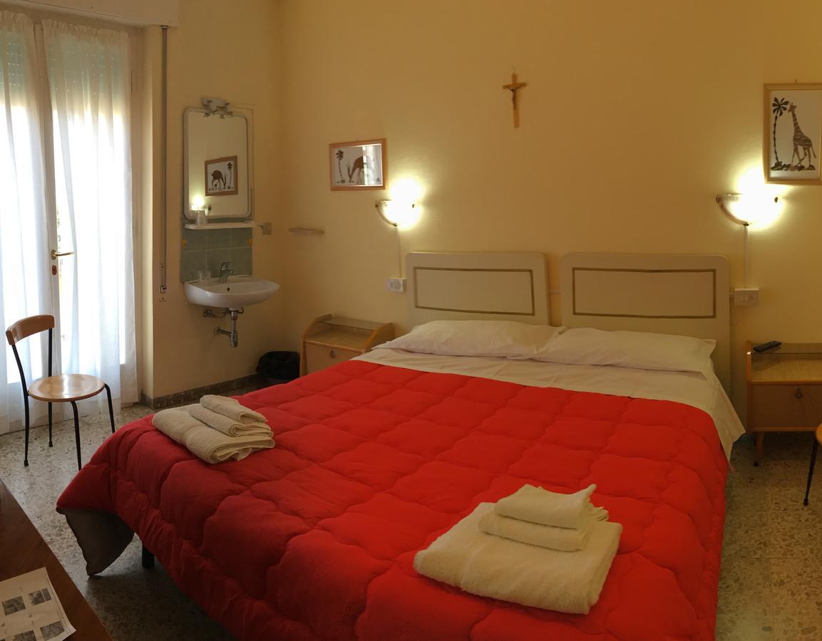Hotel Casa Diomira 리도디캄파이오레 외부 사진